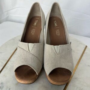 TOMS Women's Beige Linen Peep-Toe Wedge
